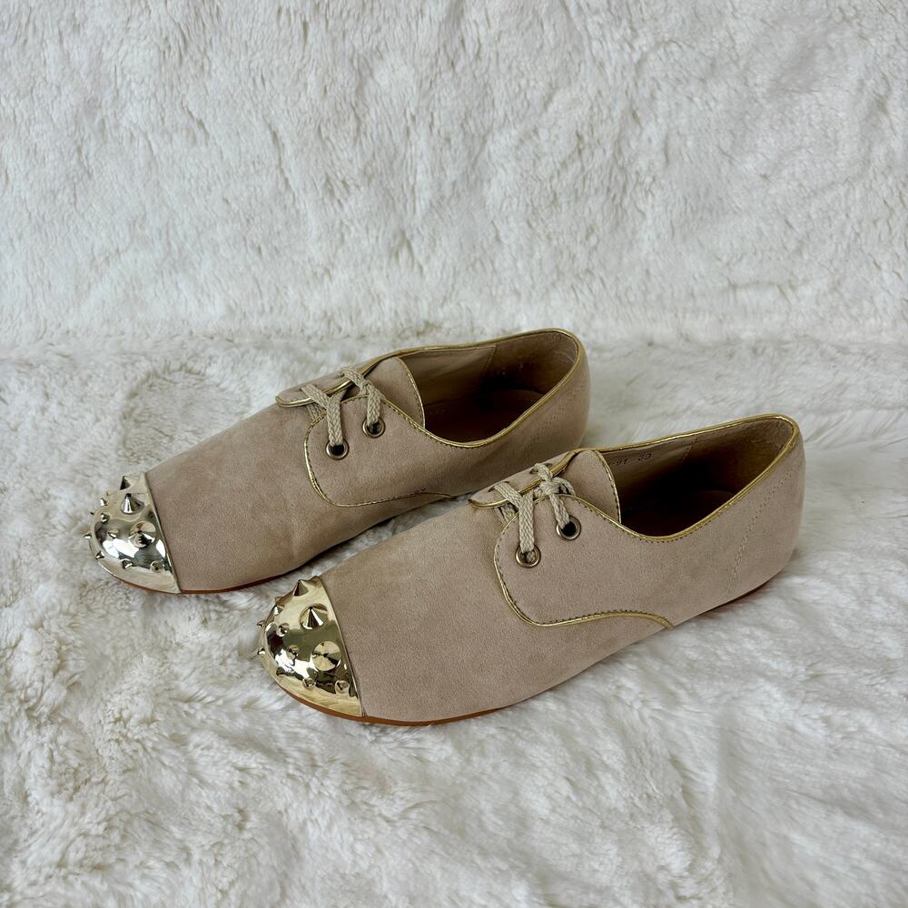 Beautiful Shoes Gold Spike Toes Women's Size 8 (Y-91 39)